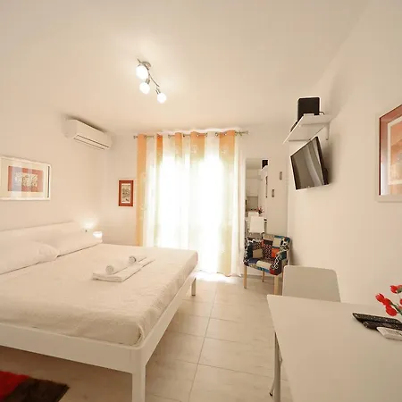 City Studio Laurana Apartment *